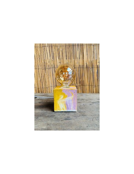 Lampe cube béton marbré rose et jaune - JUNNY