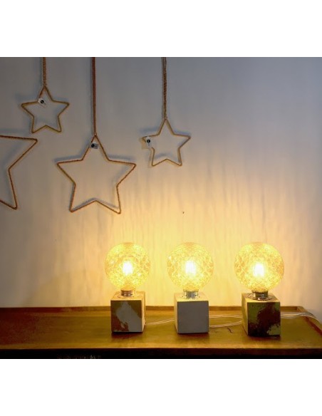 Lampe cube béton patiné beige et cuivre - JUNNY